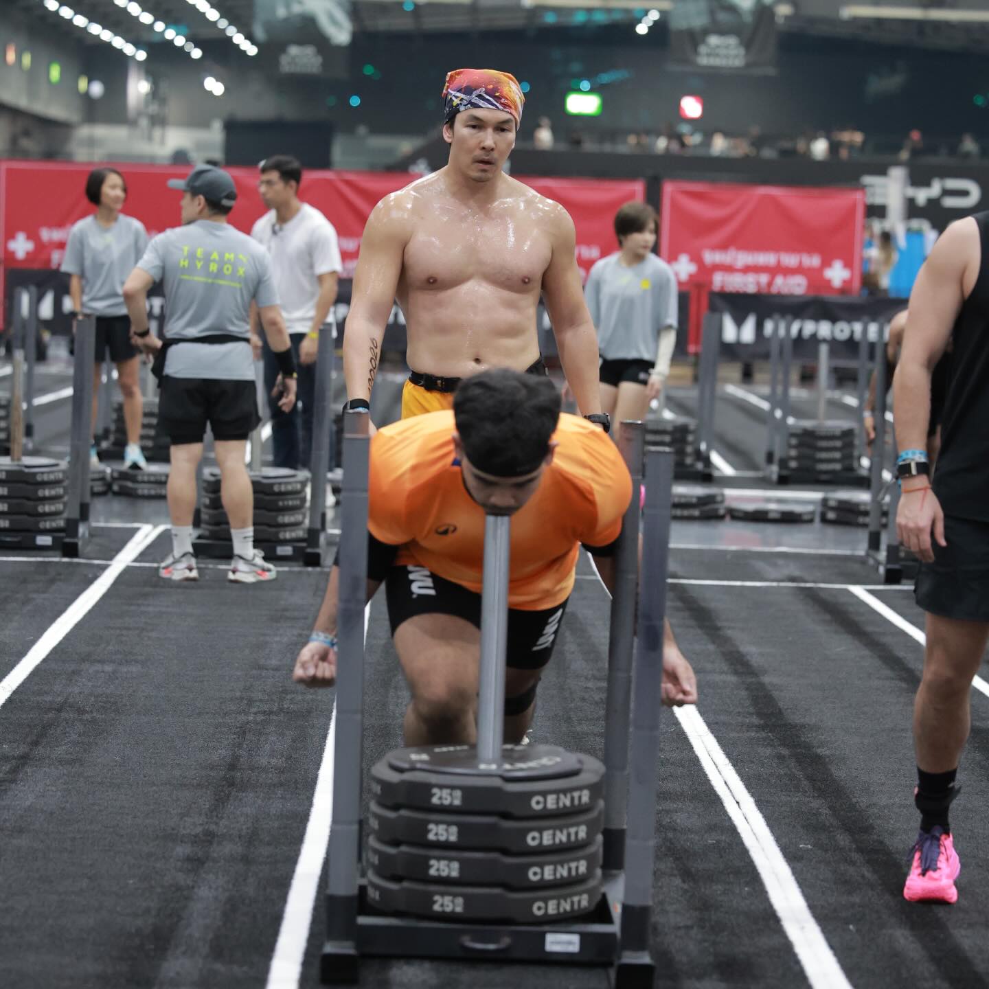 อั้ม - อธิชาติ ชุมนานนท์