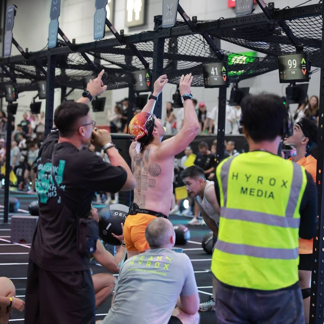 อั้ม - อธิชาติ ชุมนานนท์