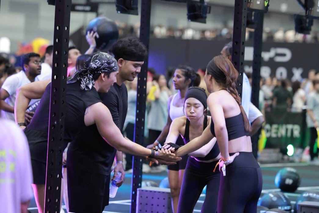 อั้ม - อธิชาติ ชุมนานนท์