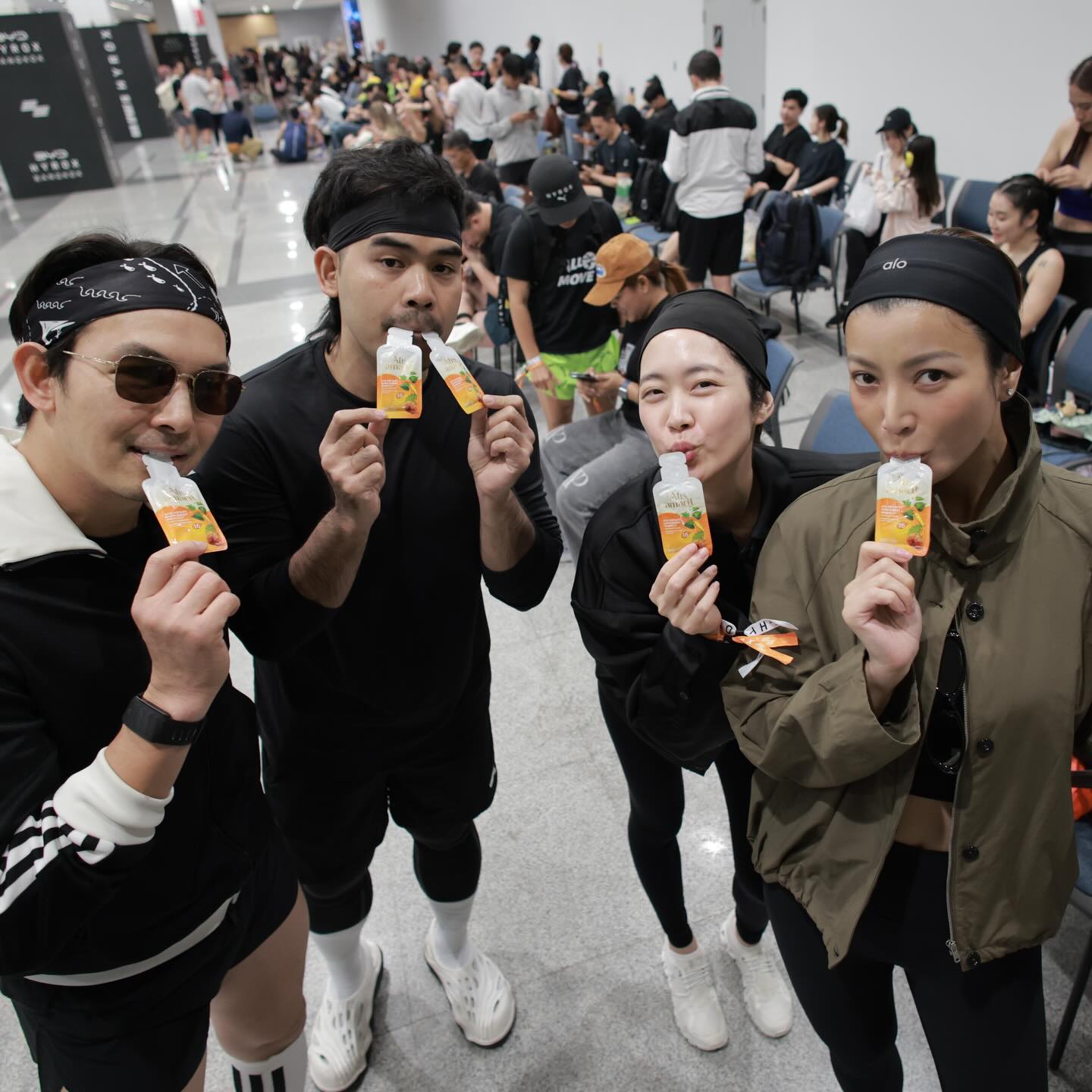 อั้ม - อธิชาติ ชุมนานนท์