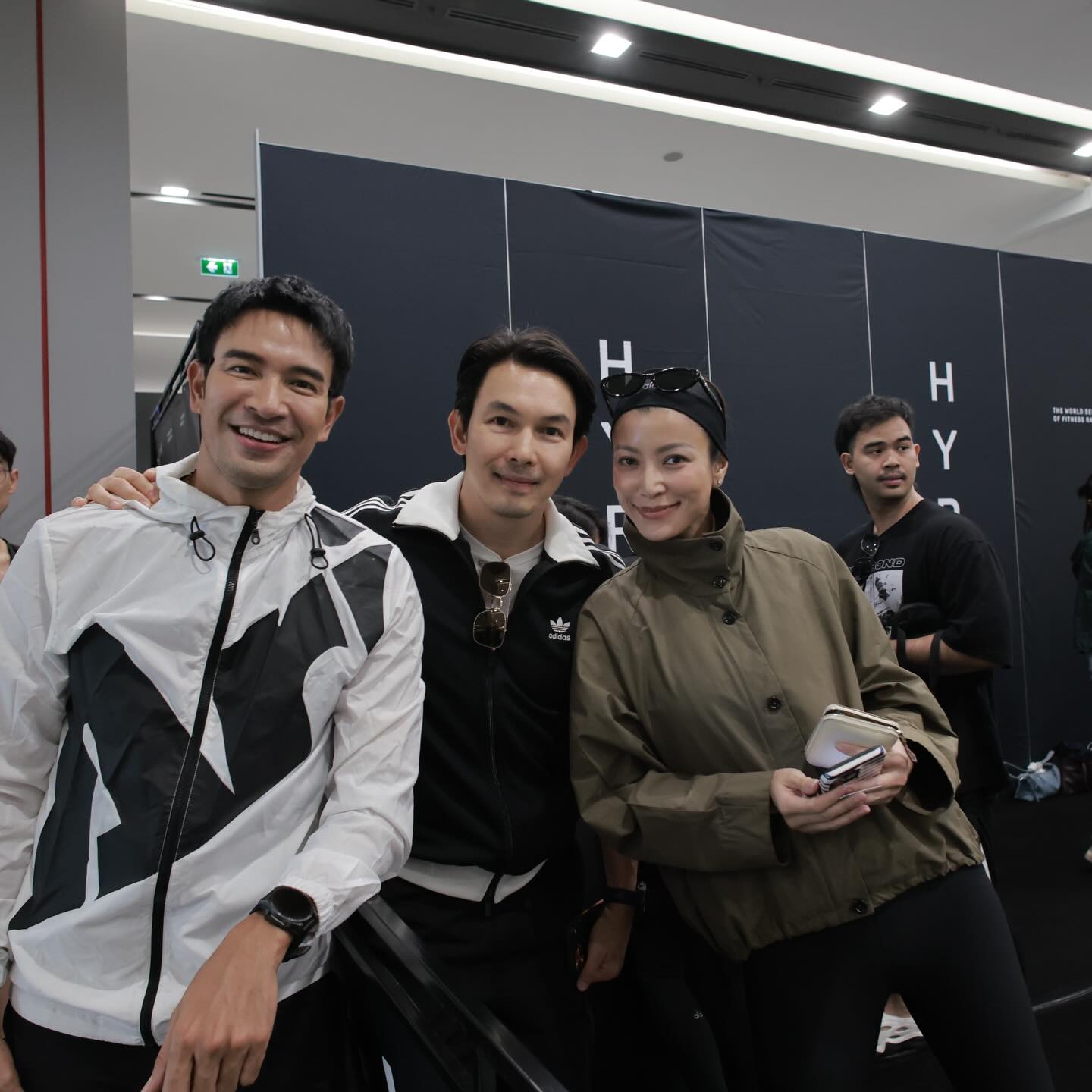 อั้ม - อธิชาติ ชุมนานนท์