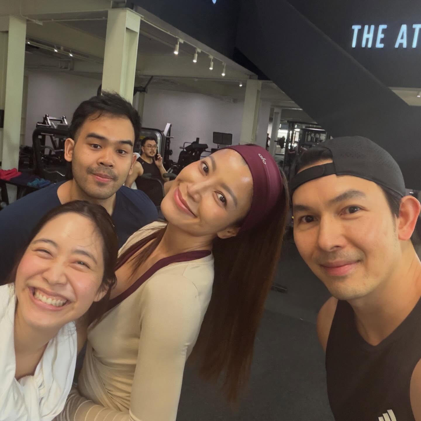 อั้ม - อธิชาติ ชุมนานนท์