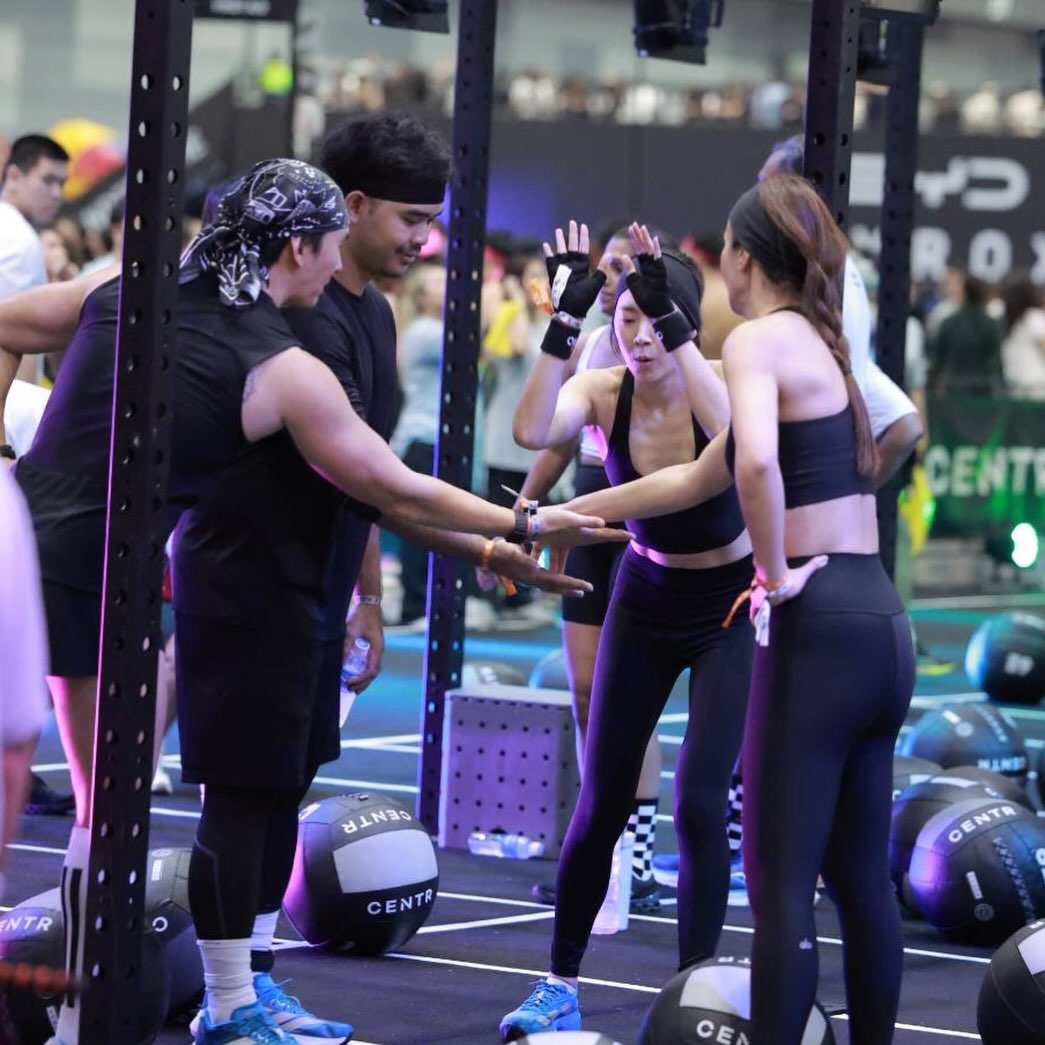 อั้ม - อธิชาติ ชุมนานนท์