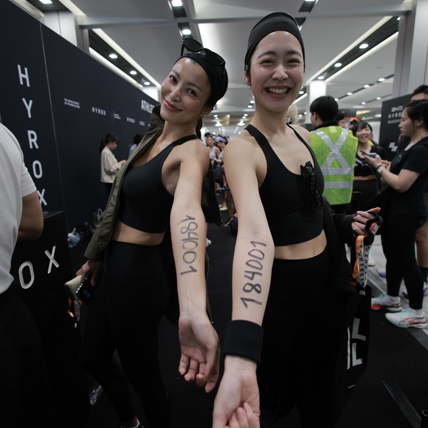 อั้ม - อธิชาติ ชุมนานนท์