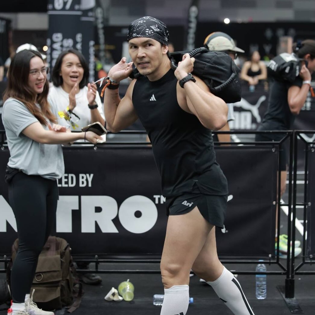 อั้ม - อธิชาติ ชุมนานนท์