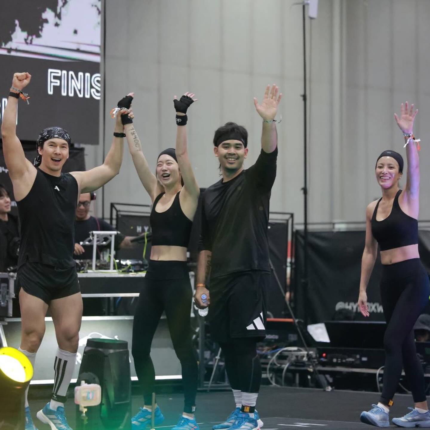 อั้ม - อธิชาติ ชุมนานนท์