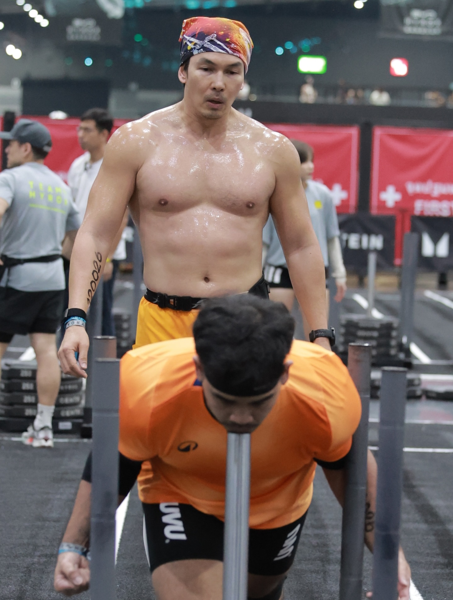 อั้ม - อธิชาติ ชุมนานนท์