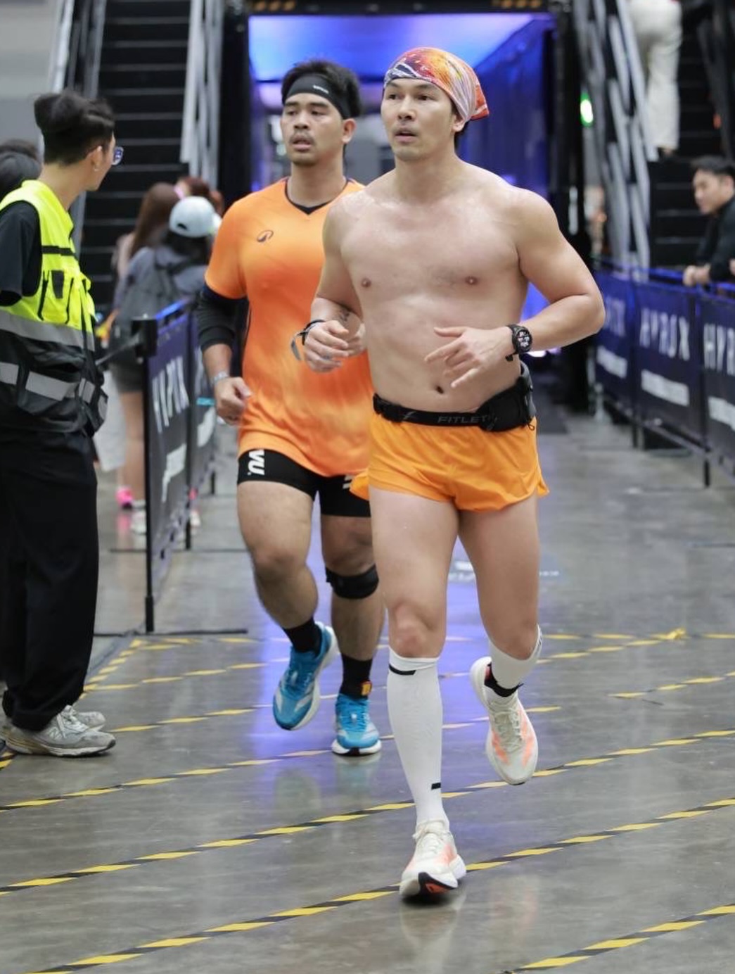 อั้ม - อธิชาติ ชุมนานนท์