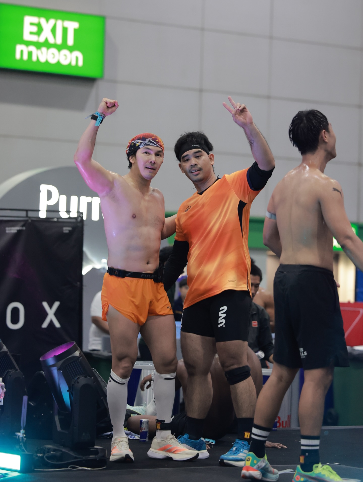 อั้ม - อธิชาติ ชุมนานนท์