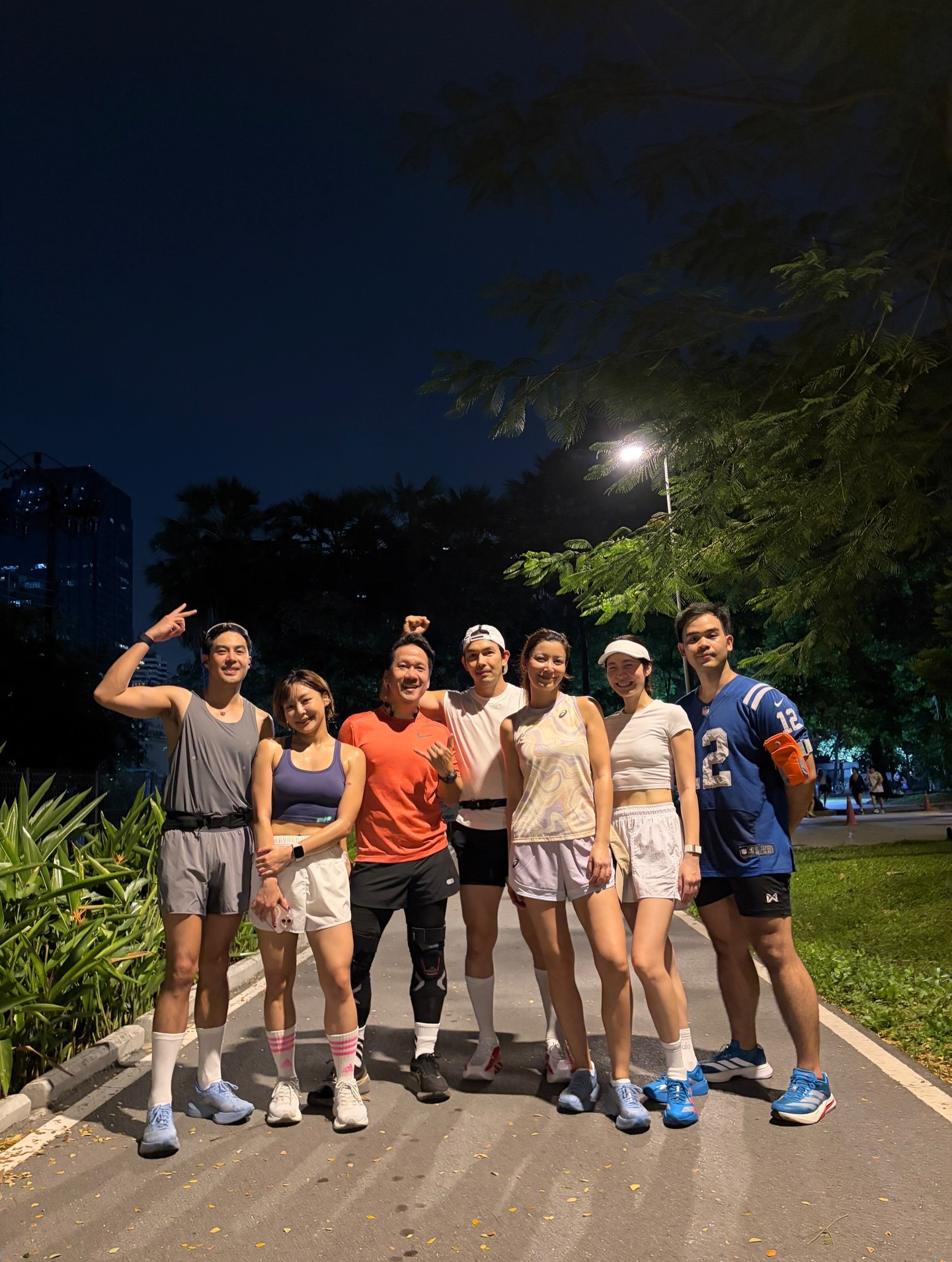 อั้ม - อธิชาติ ชุมนานนท์