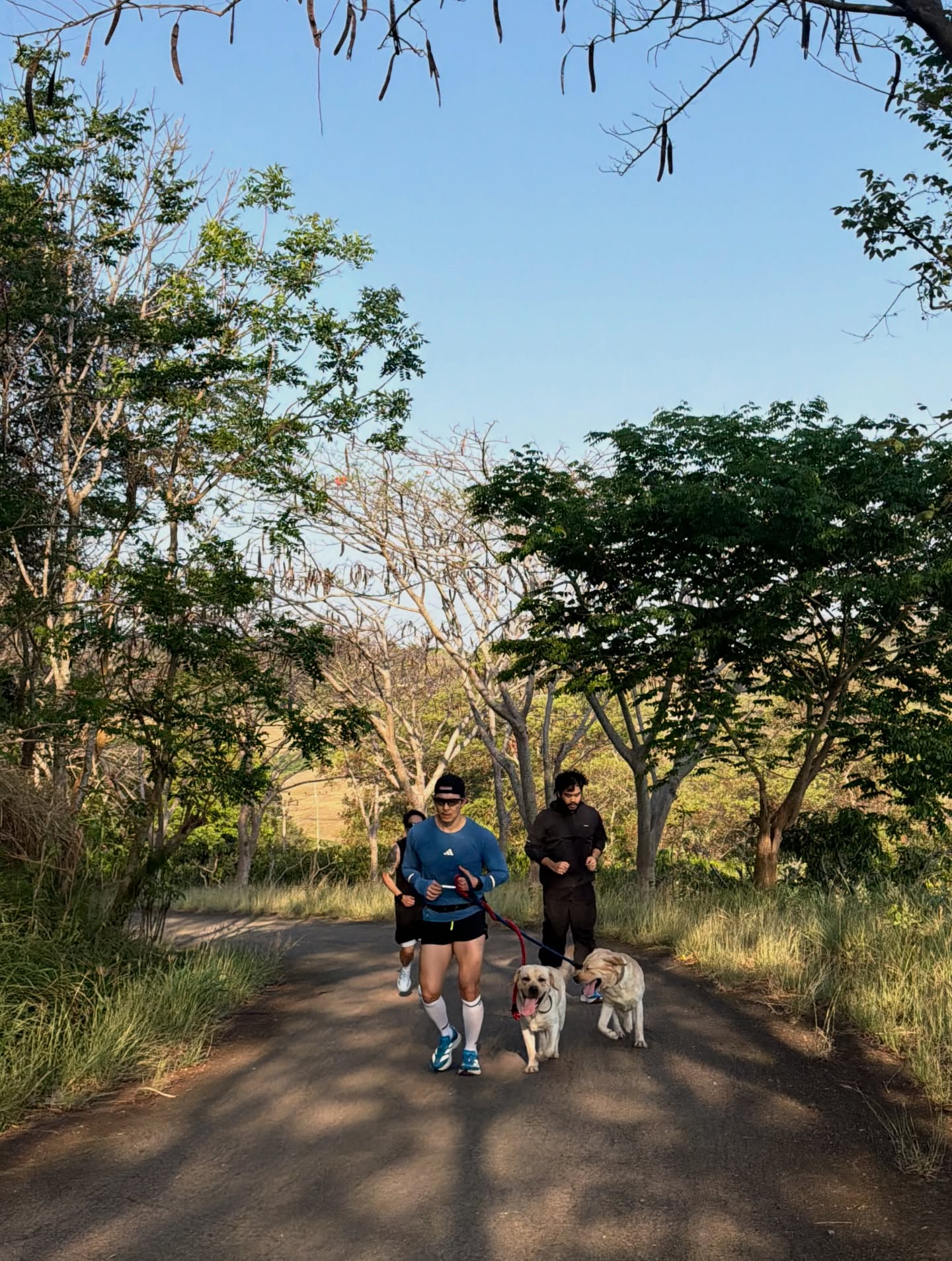 อั้ม - อธิชาติ ชุมนานนท์