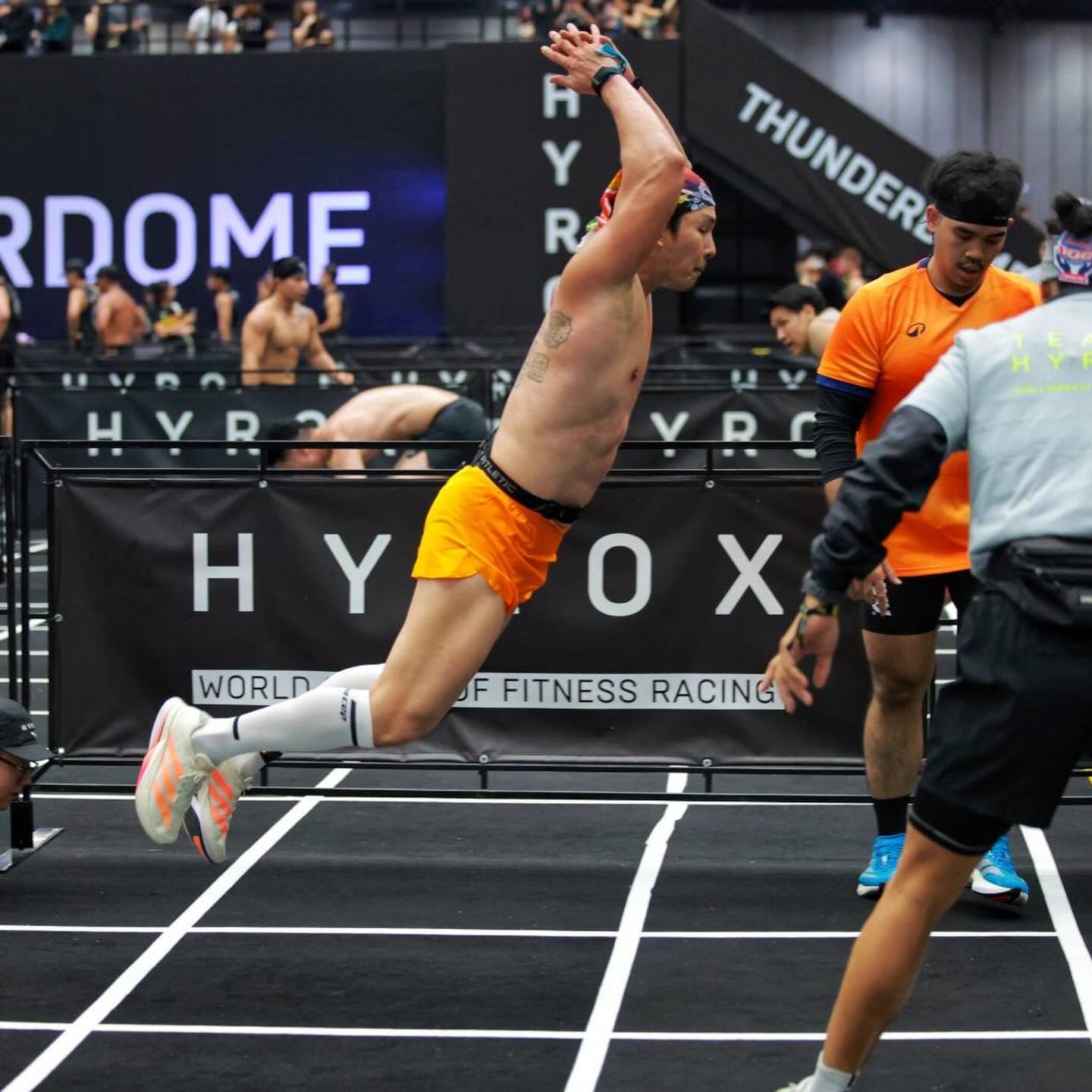 อั้ม - อธิชาติ ชุมนานนท์