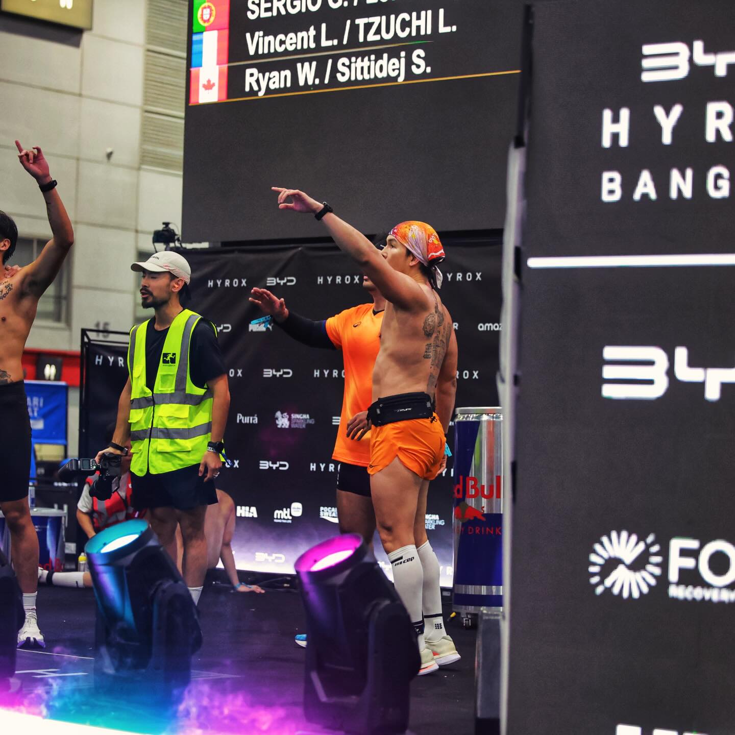 อั้ม - อธิชาติ ชุมนานนท์