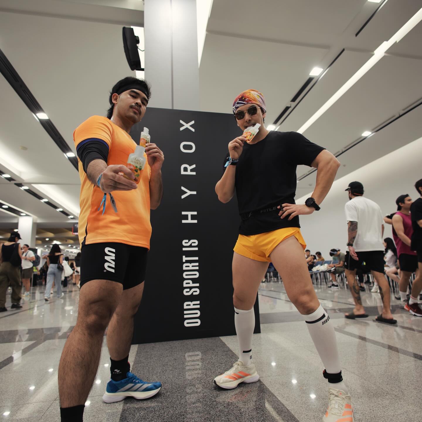 อั้ม - อธิชาติ ชุมนานนท์