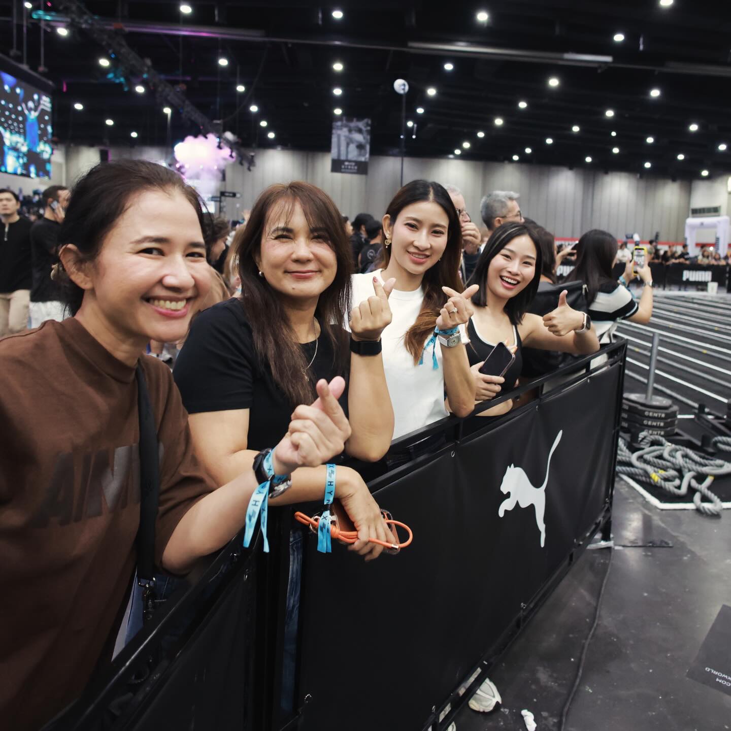 อั้ม - อธิชาติ ชุมนานนท์