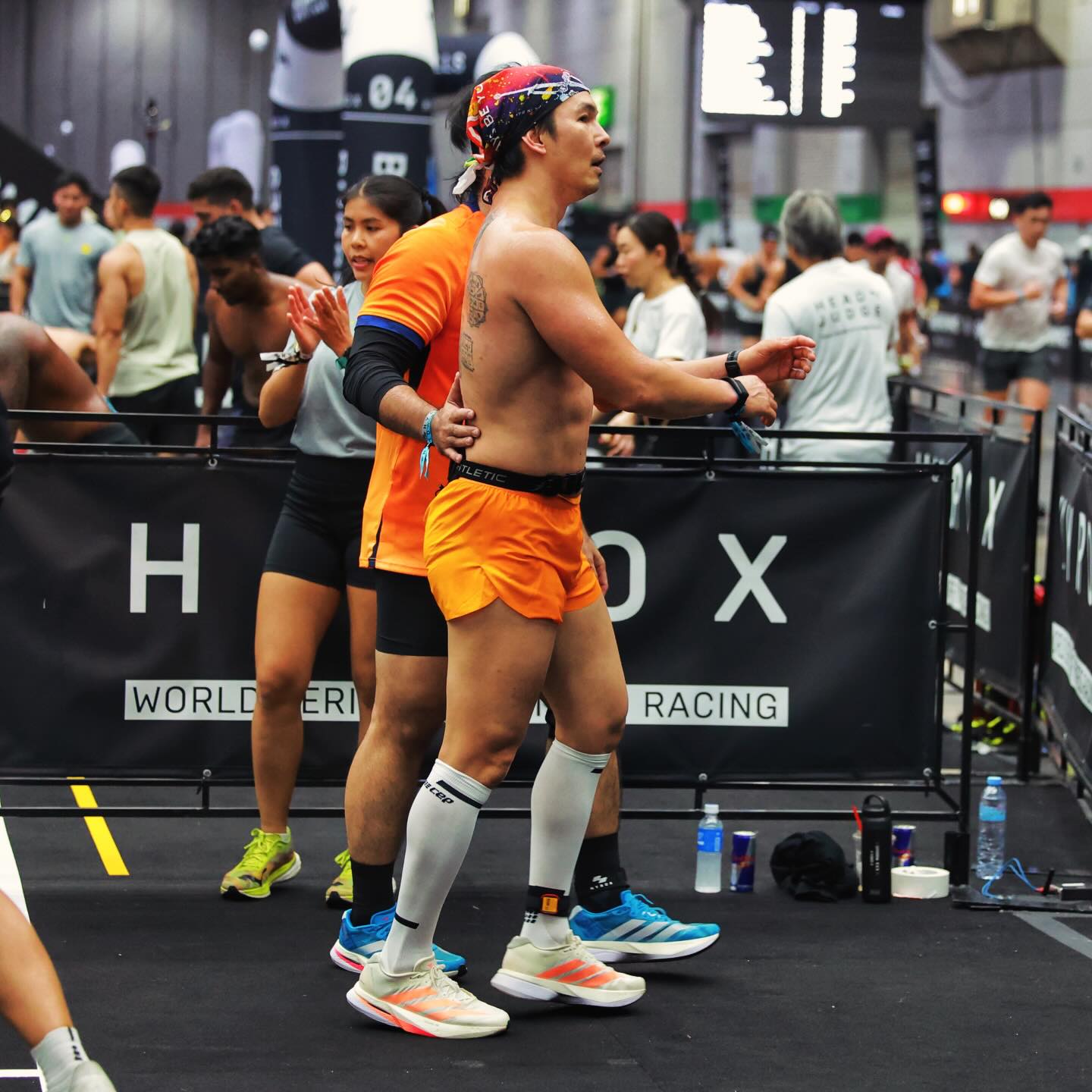 อั้ม - อธิชาติ ชุมนานนท์