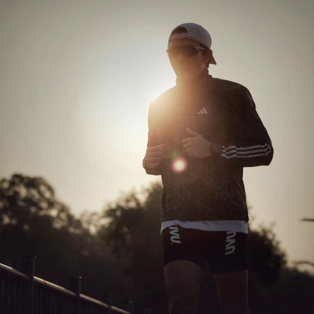 อั้ม - อธิชาติ ชุมนานนท์