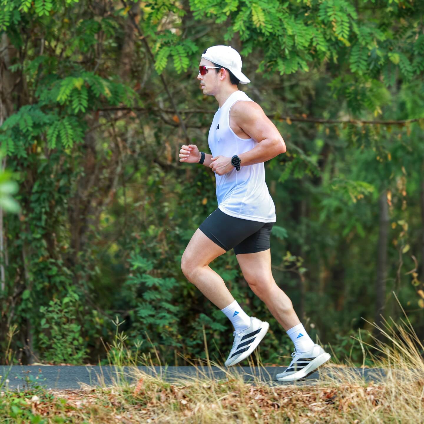 อั้ม - อธิชาติ ชุมนานนท์