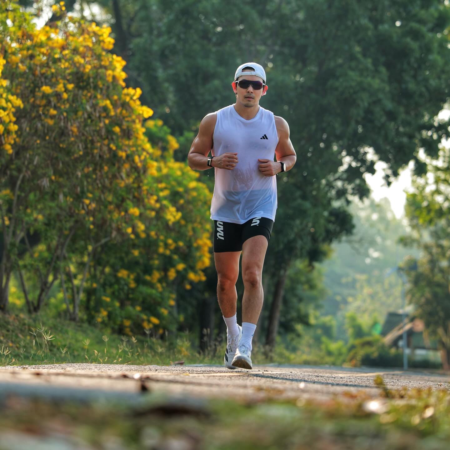 อั้ม - อธิชาติ ชุมนานนท์