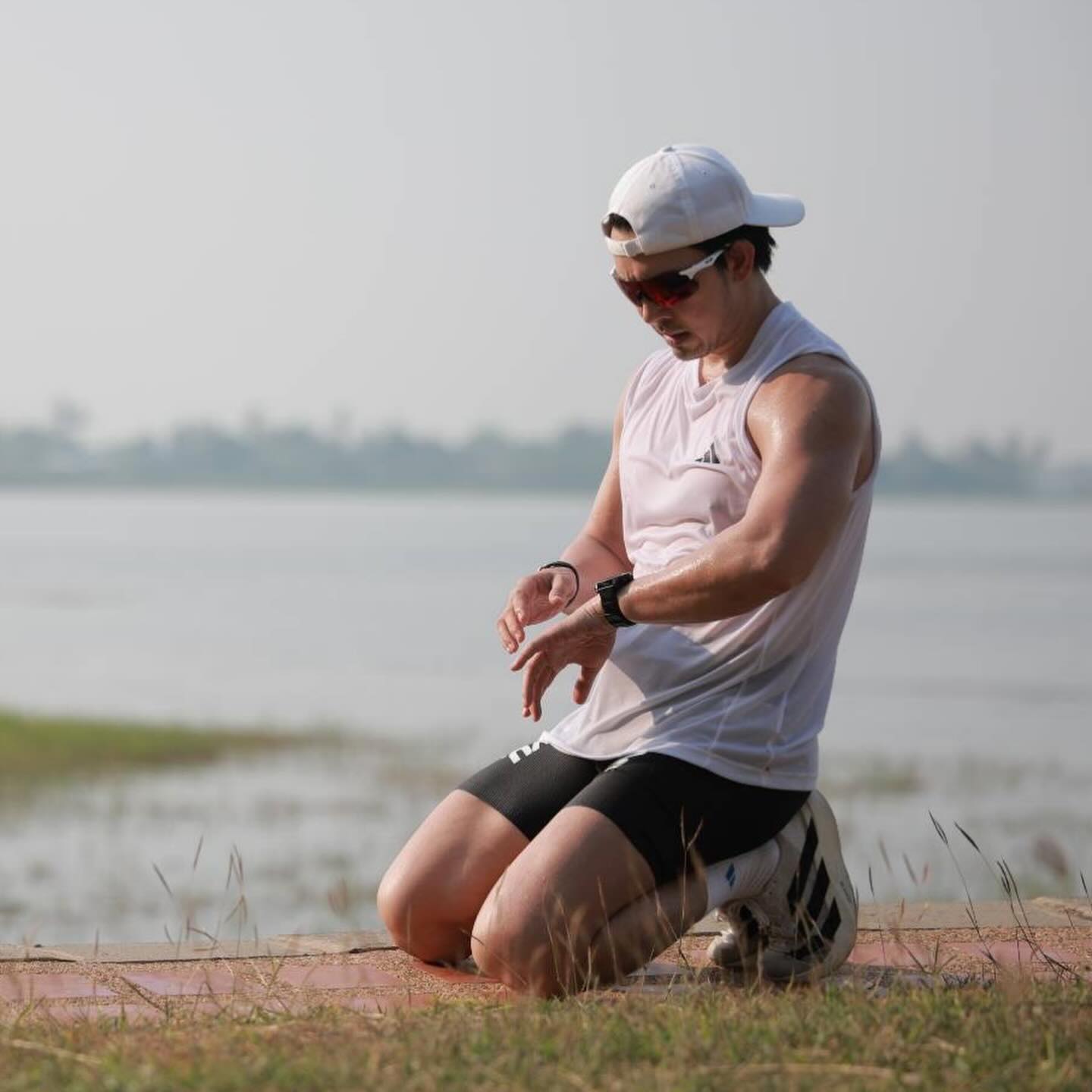 อั้ม - อธิชาติ ชุมนานนท์