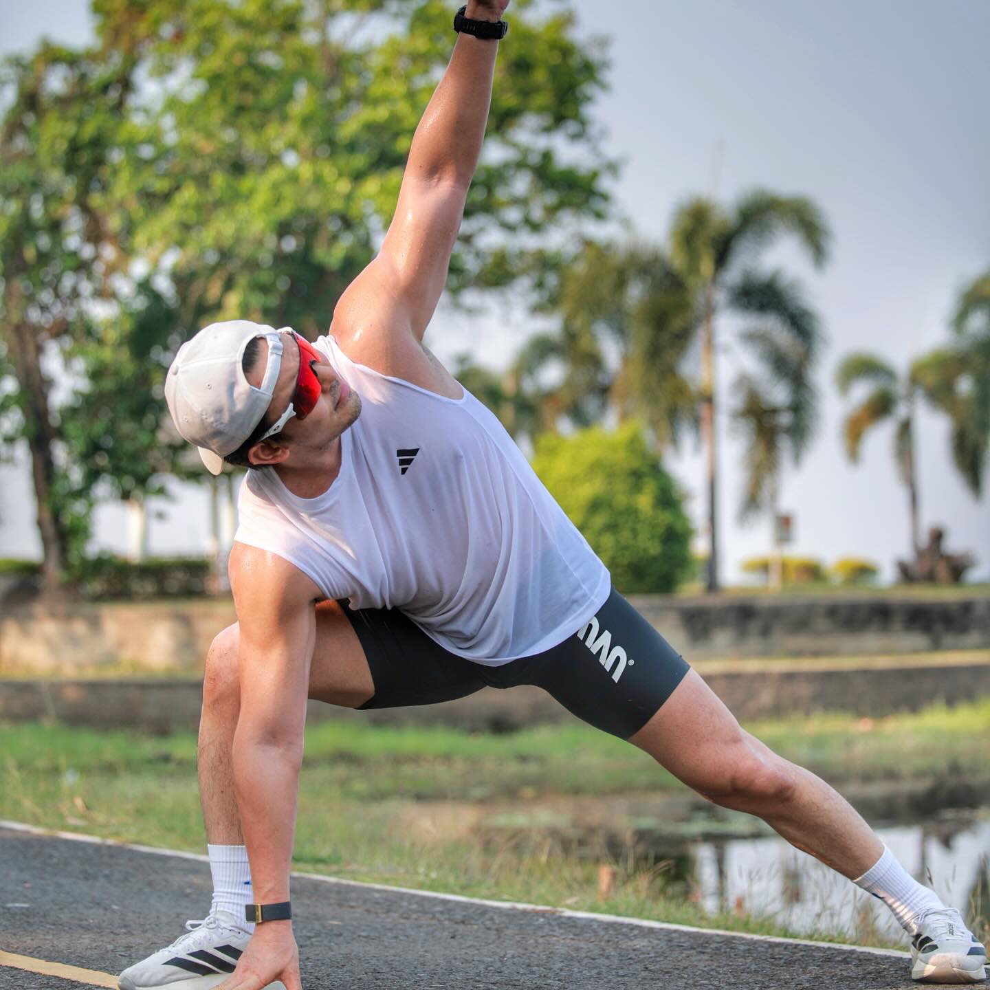 อั้ม - อธิชาติ ชุมนานนท์