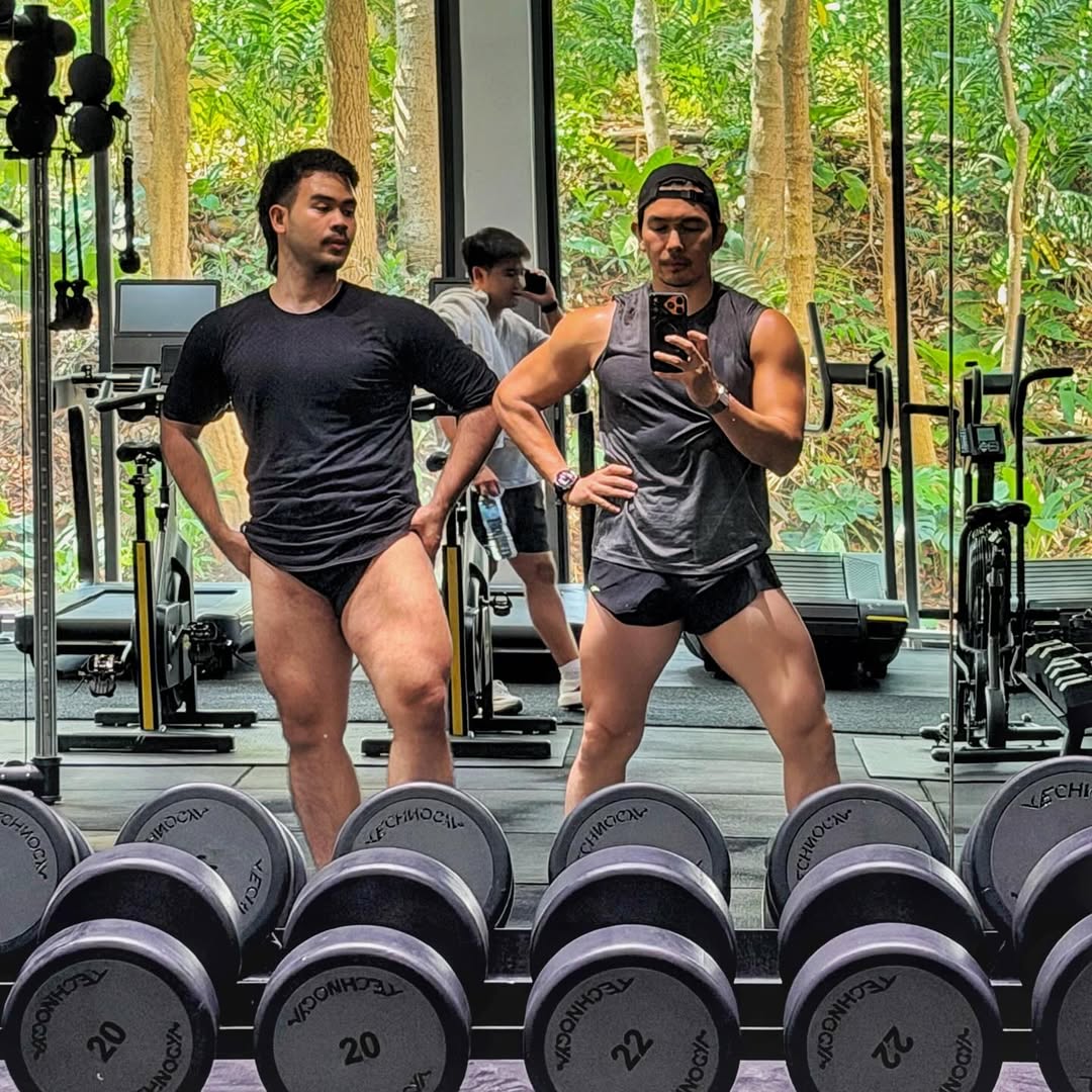 อั้ม - อธิชาติ ชุมนานนท์