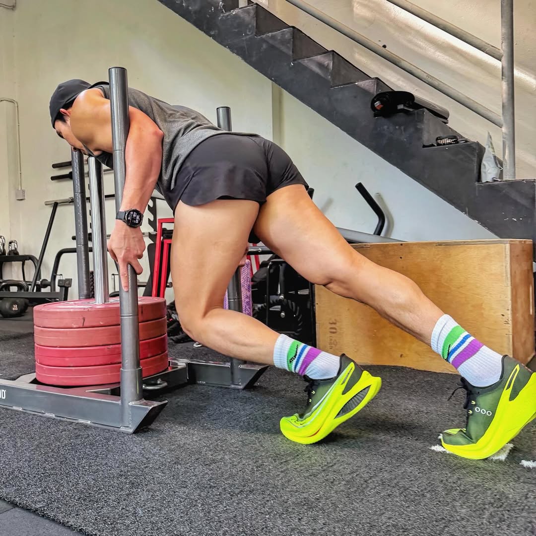 อั้ม - อธิชาติ ชุมนานนท์