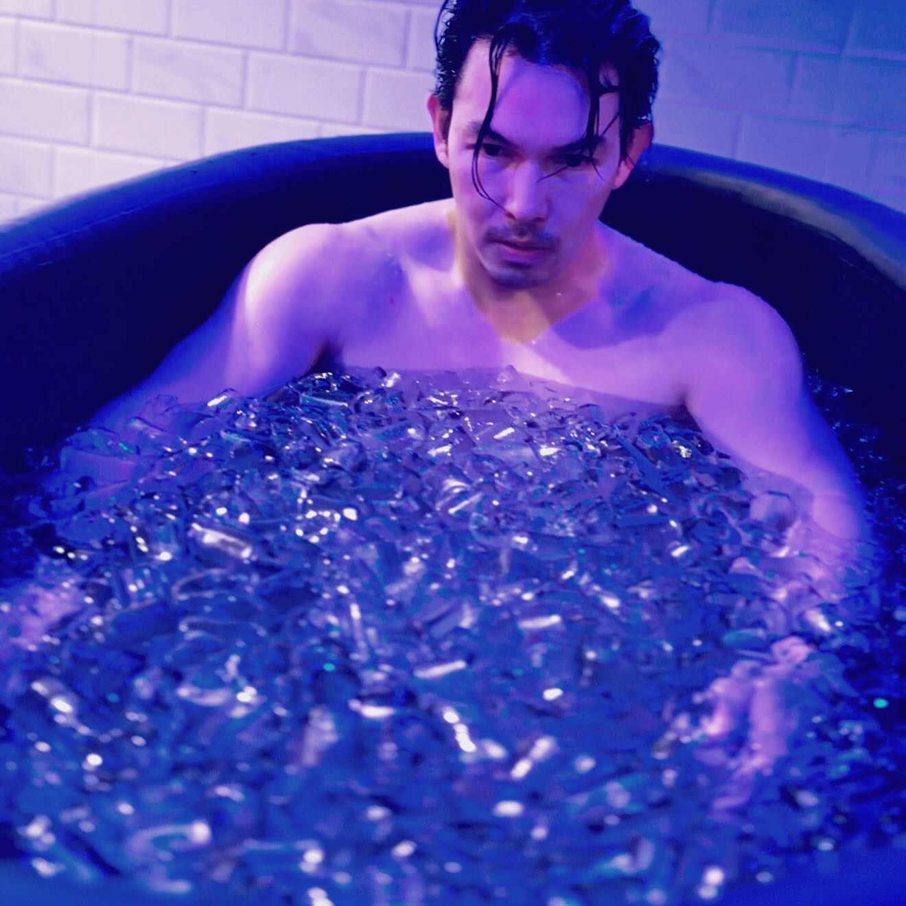 อั้ม - อธิชาติ ชุมนานนท์