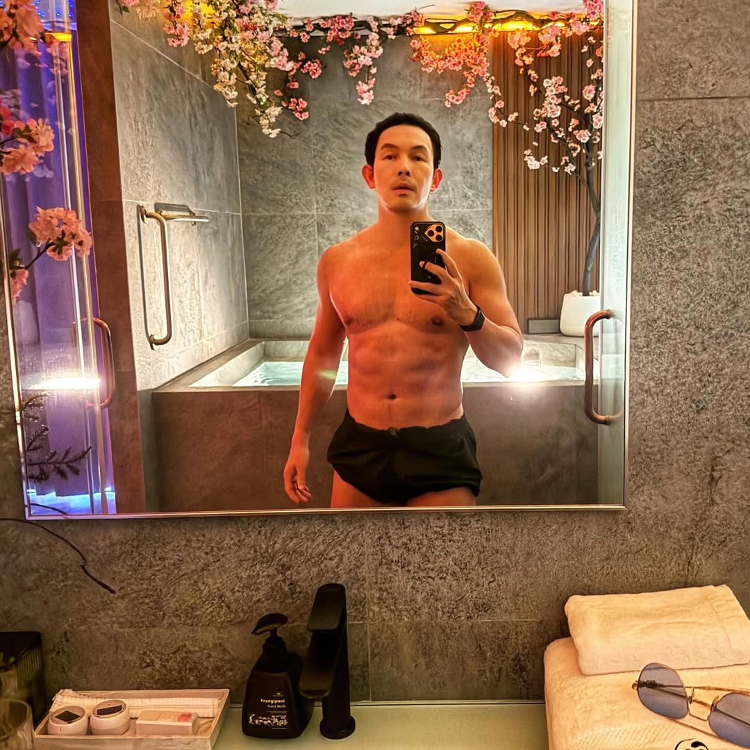 อั้ม - อธิชาติ ชุมนานนท์