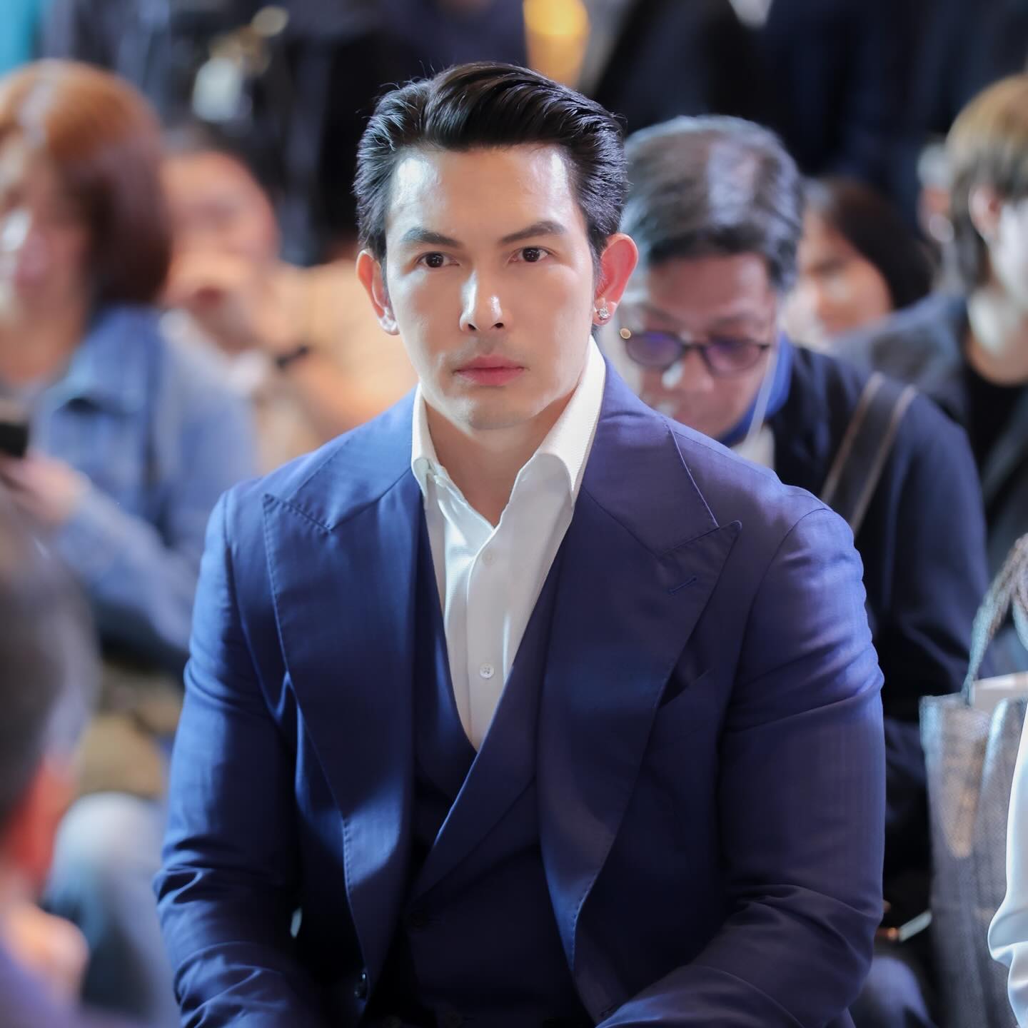 อั้ม - อธิชาติ ชุมนานนท์