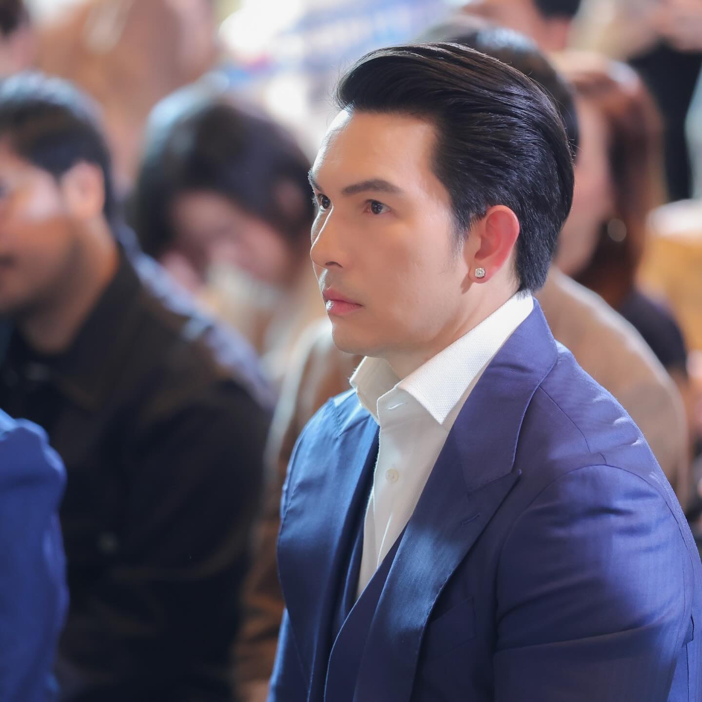 อั้ม - อธิชาติ ชุมนานนท์