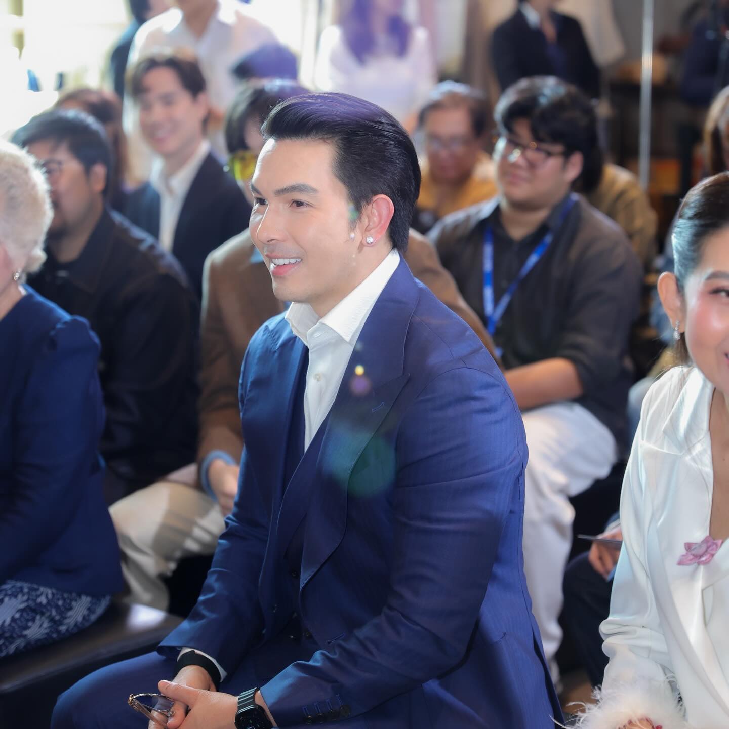 อั้ม - อธิชาติ ชุมนานนท์