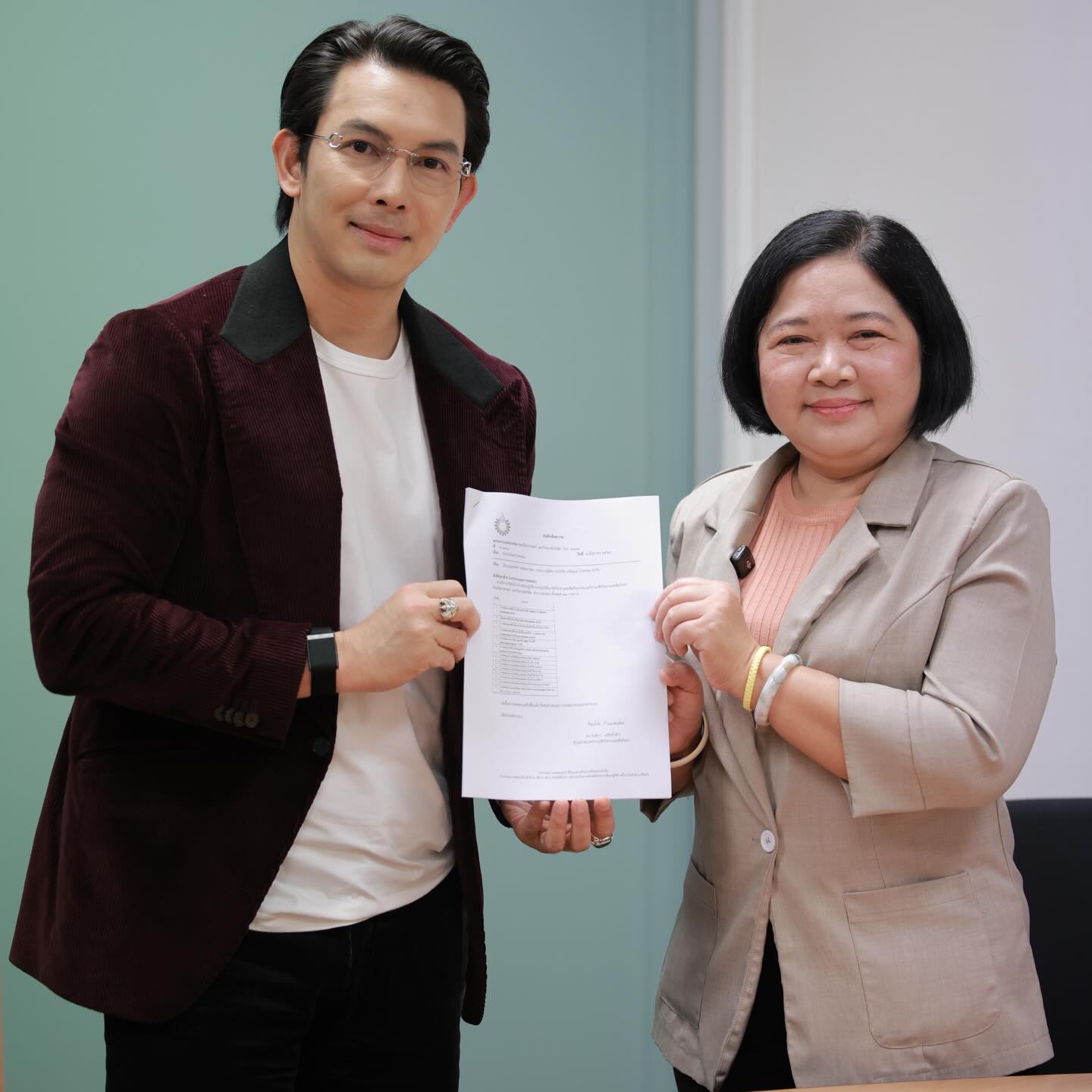 อั้ม - อธิชาติ ชุมนานนท์