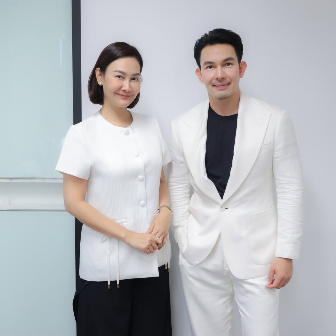 อั้ม - อธิชาติ ชุมนานนท์