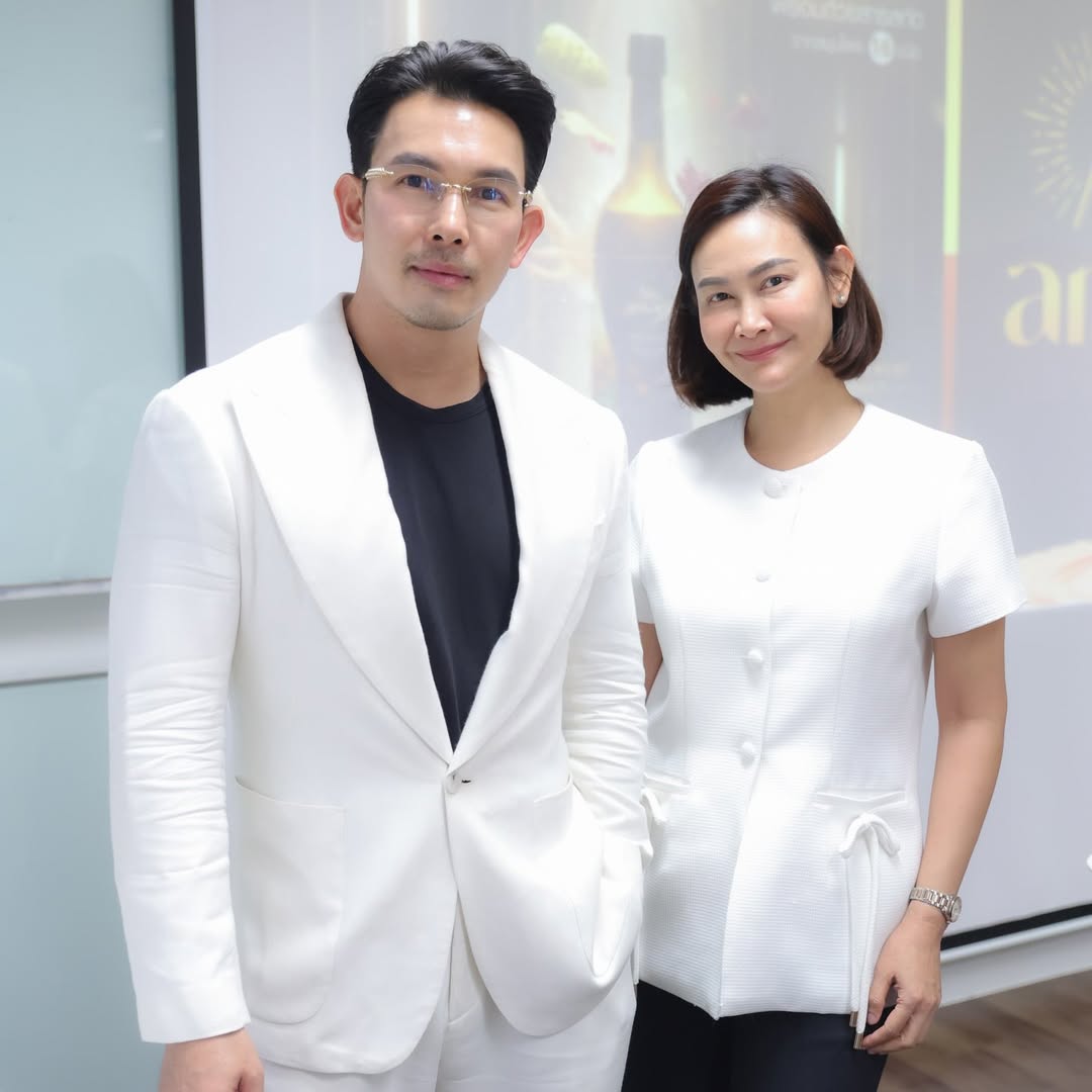 อั้ม - อธิชาติ ชุมนานนท์