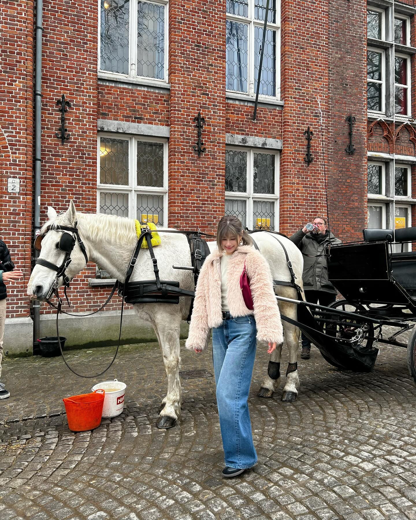 เฟย์ - พรปวีณ์ นีระสิงห์