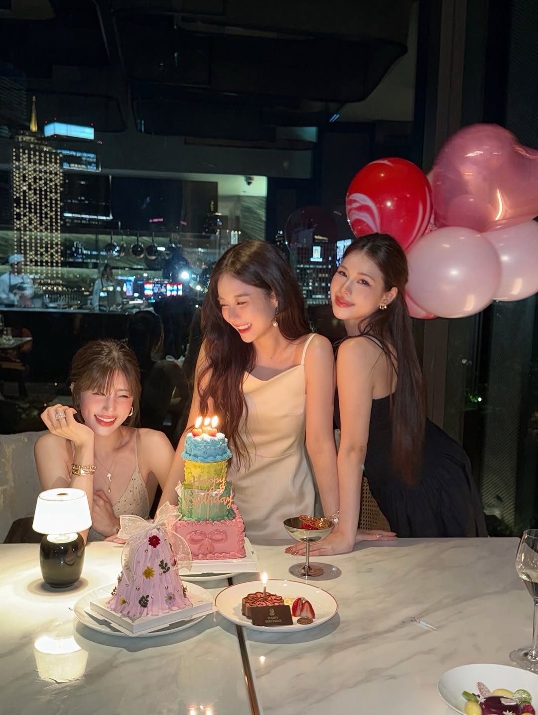 เฟย์ - พรปวีณ์ นีระสิงห์