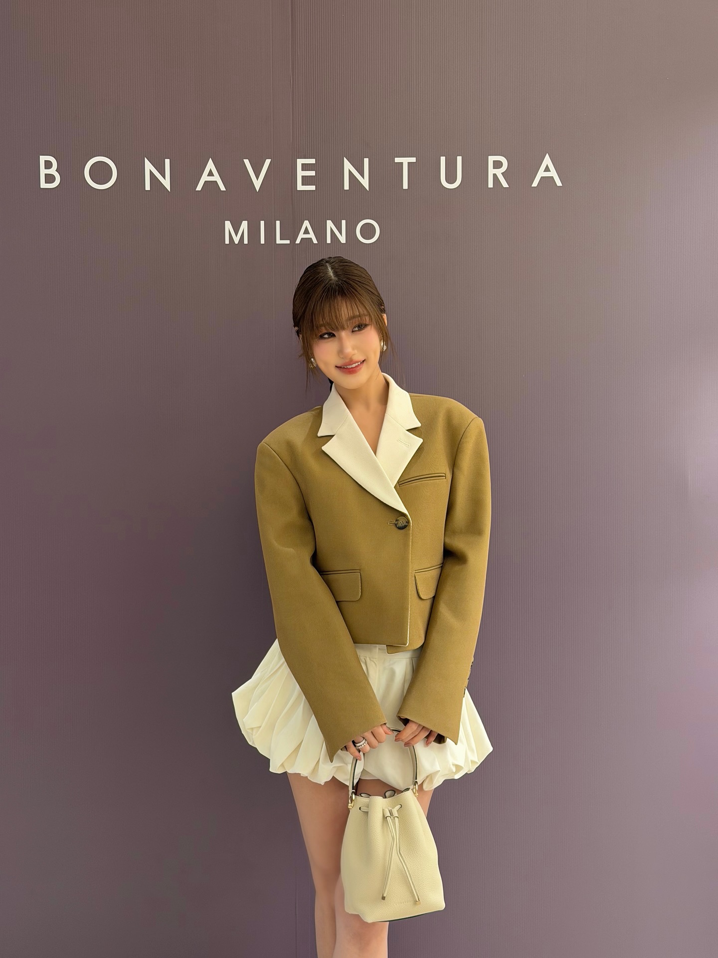 เฟย์ - พรปวีณ์ นีระสิงห์