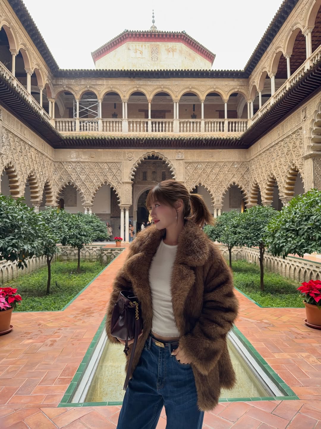 เฟย์ - พรปวีณ์ นีระสิงห์