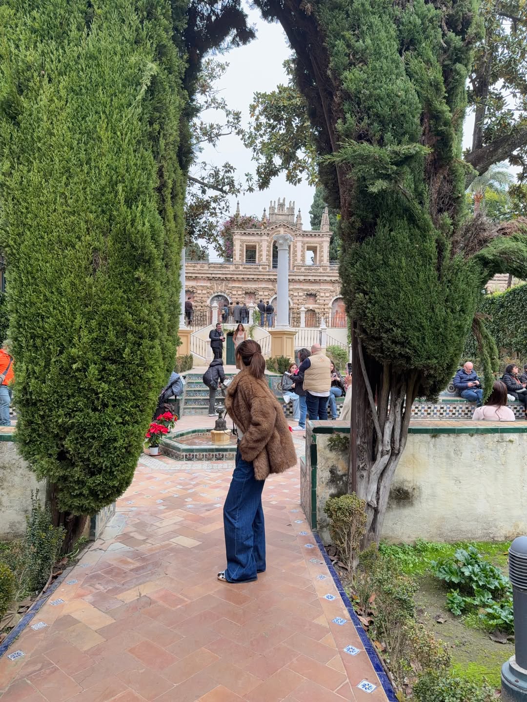 เฟย์ - พรปวีณ์ นีระสิงห์