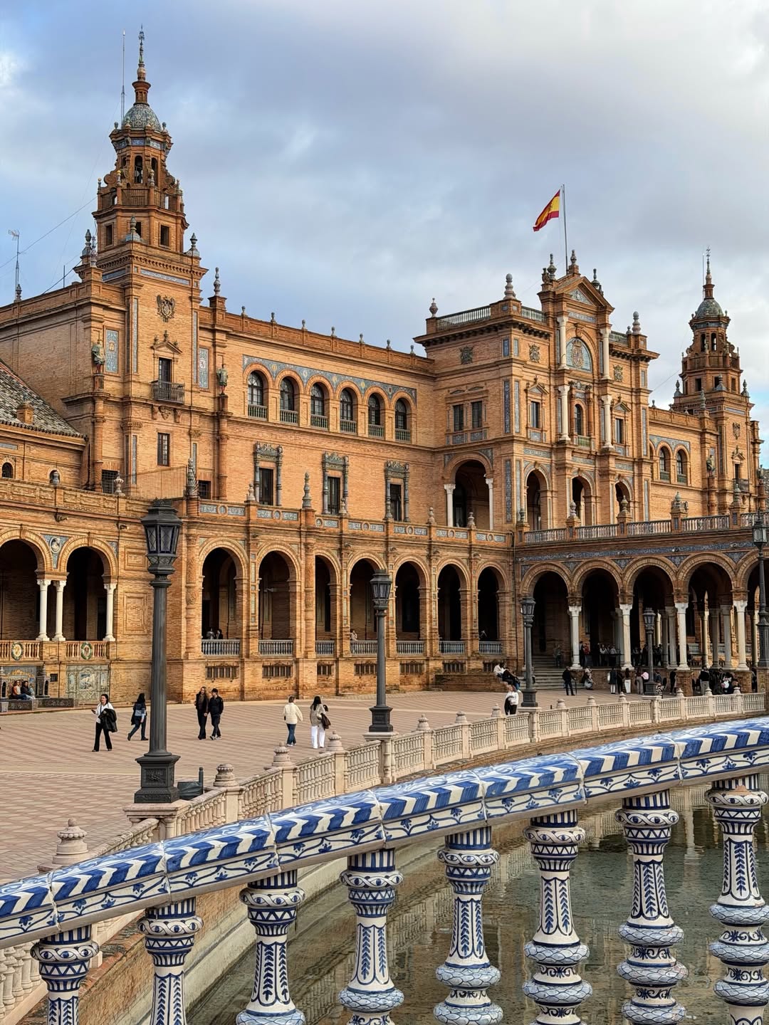 เฟย์ - พรปวีณ์ นีระสิงห์