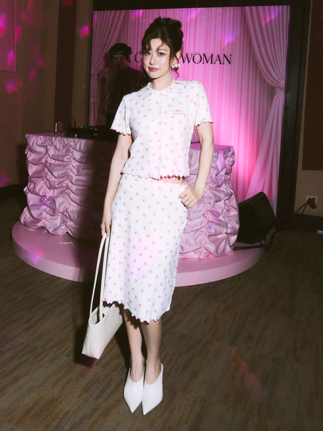 เฟย์ - พรปวีณ์ นีระสิงห์