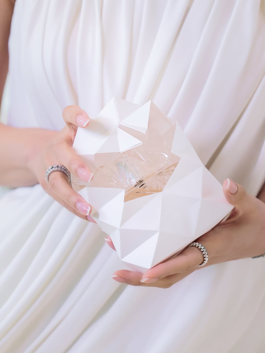 เฟย์ - พรปวีณ์ นีระสิงห์