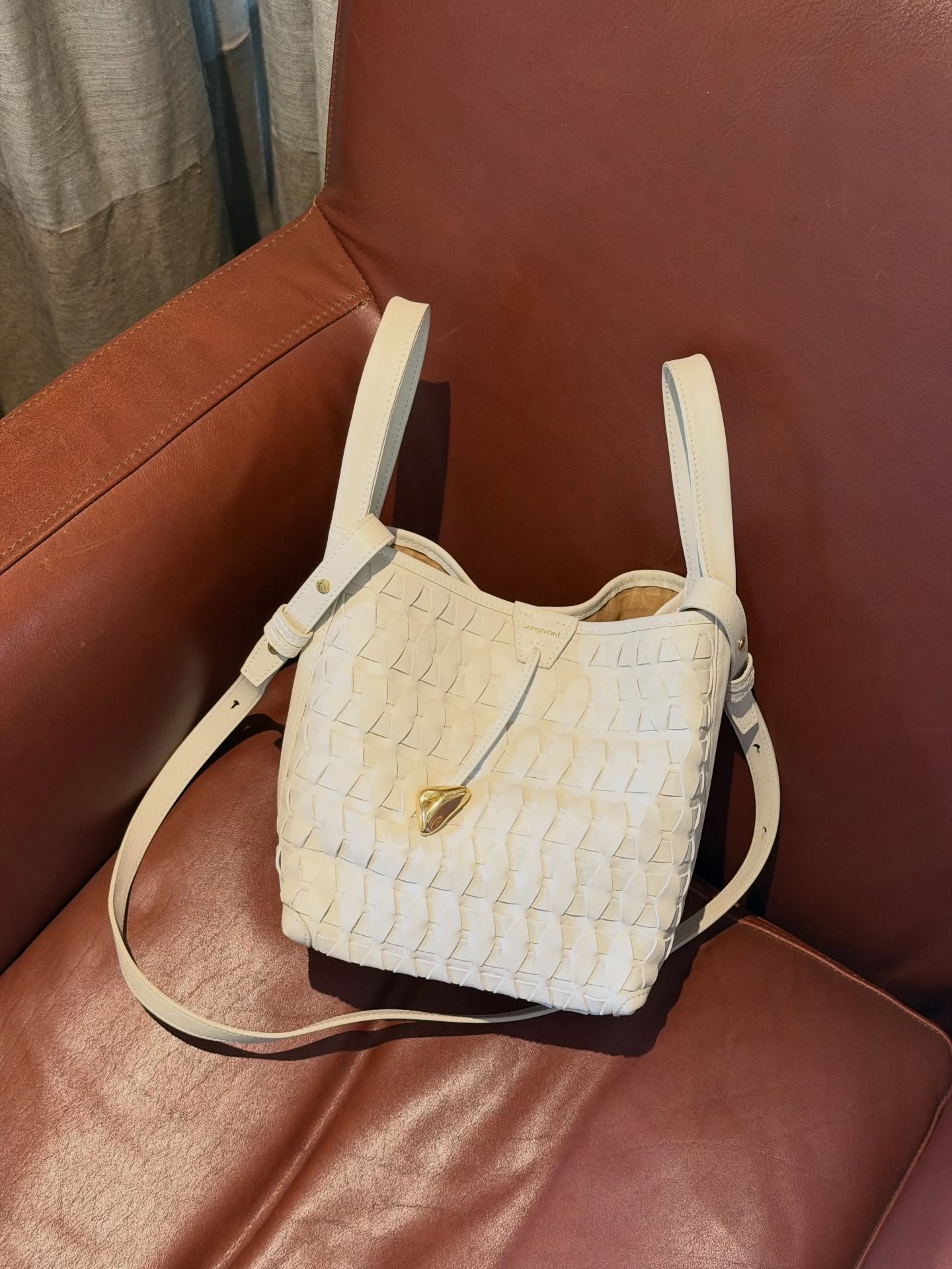 เฟย์ - พรปวีณ์ นีระสิงห์