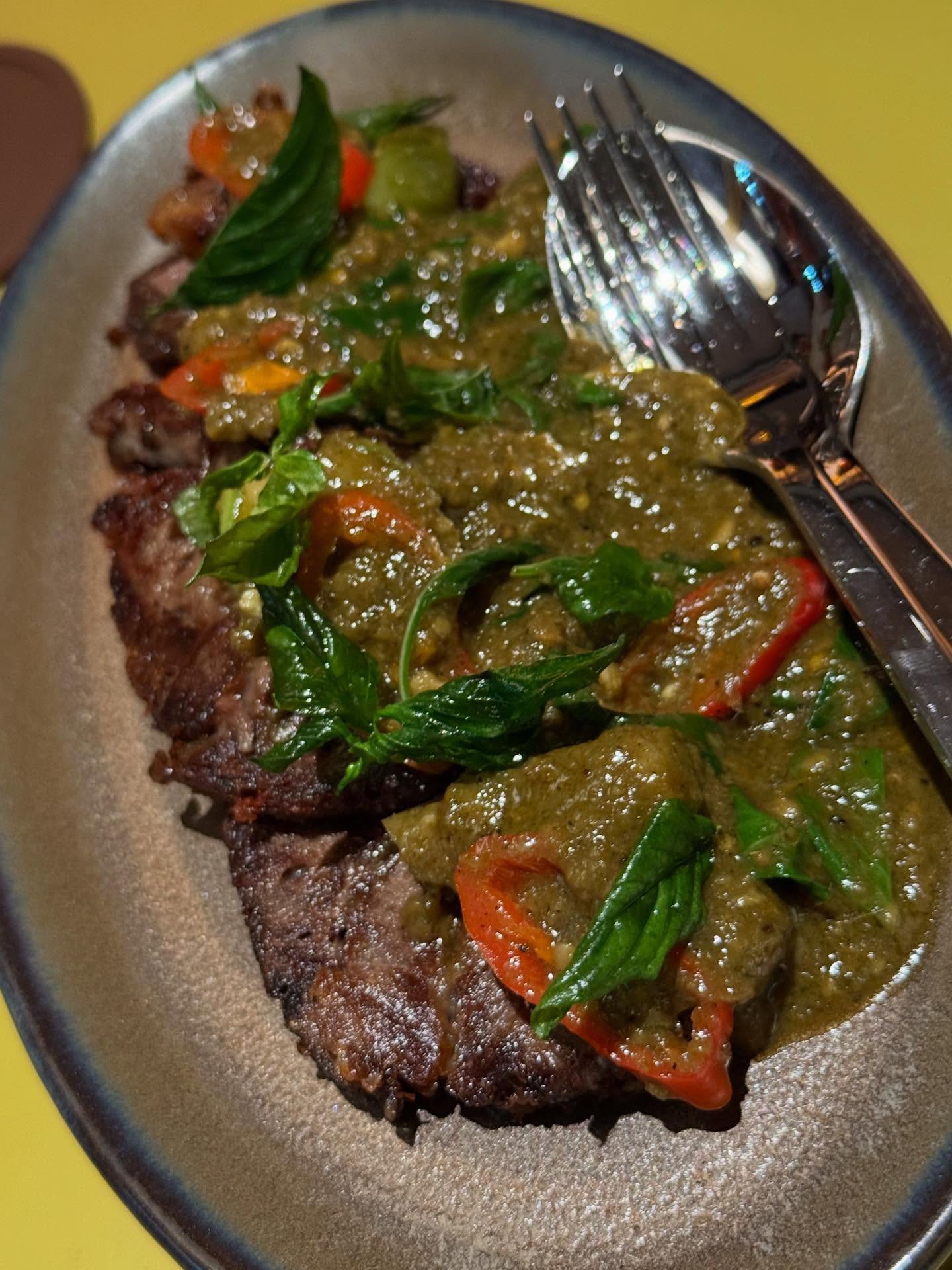 เฟย์ - พรปวีณ์ นีระสิงห์