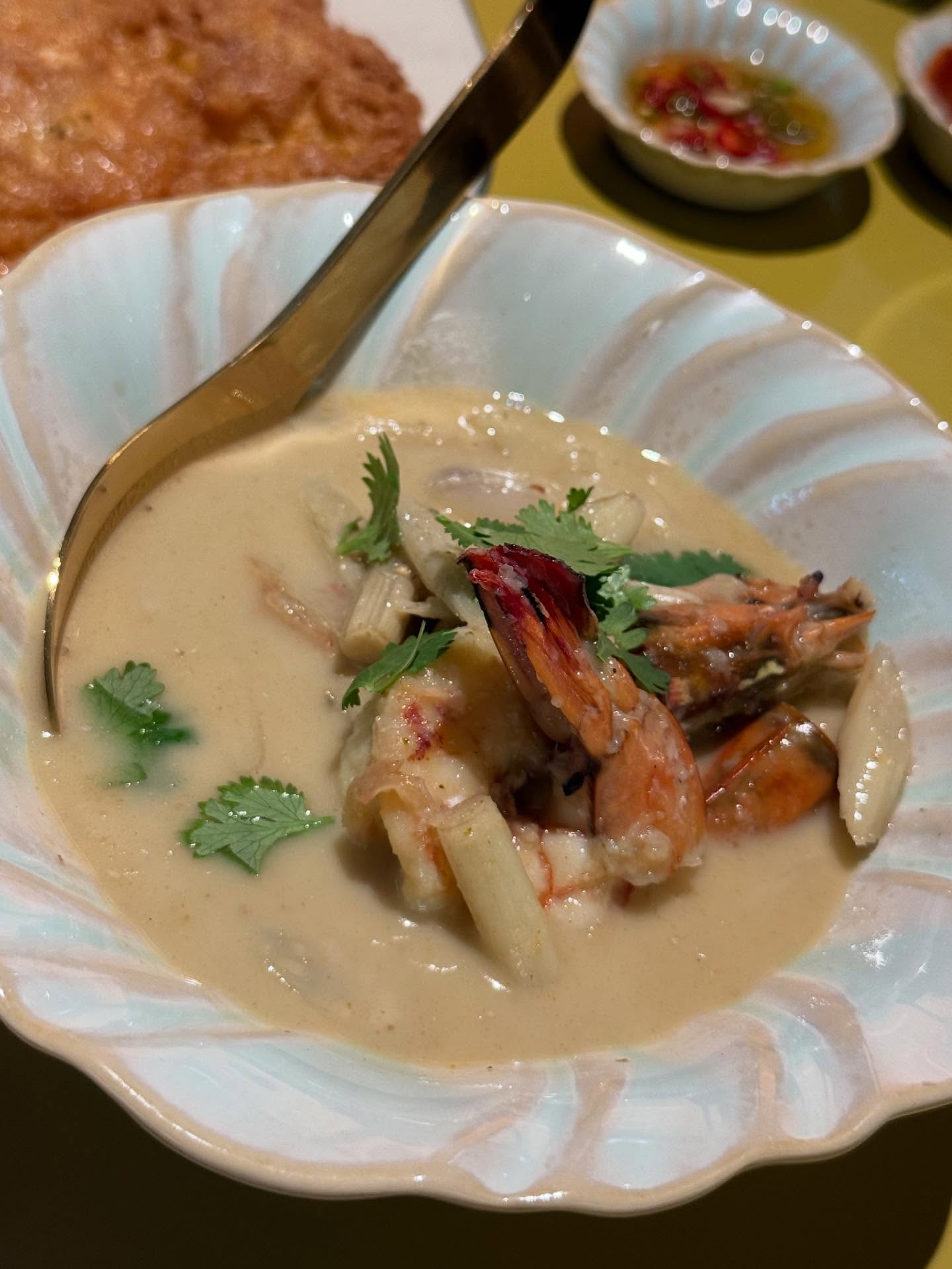 เฟย์ - พรปวีณ์ นีระสิงห์