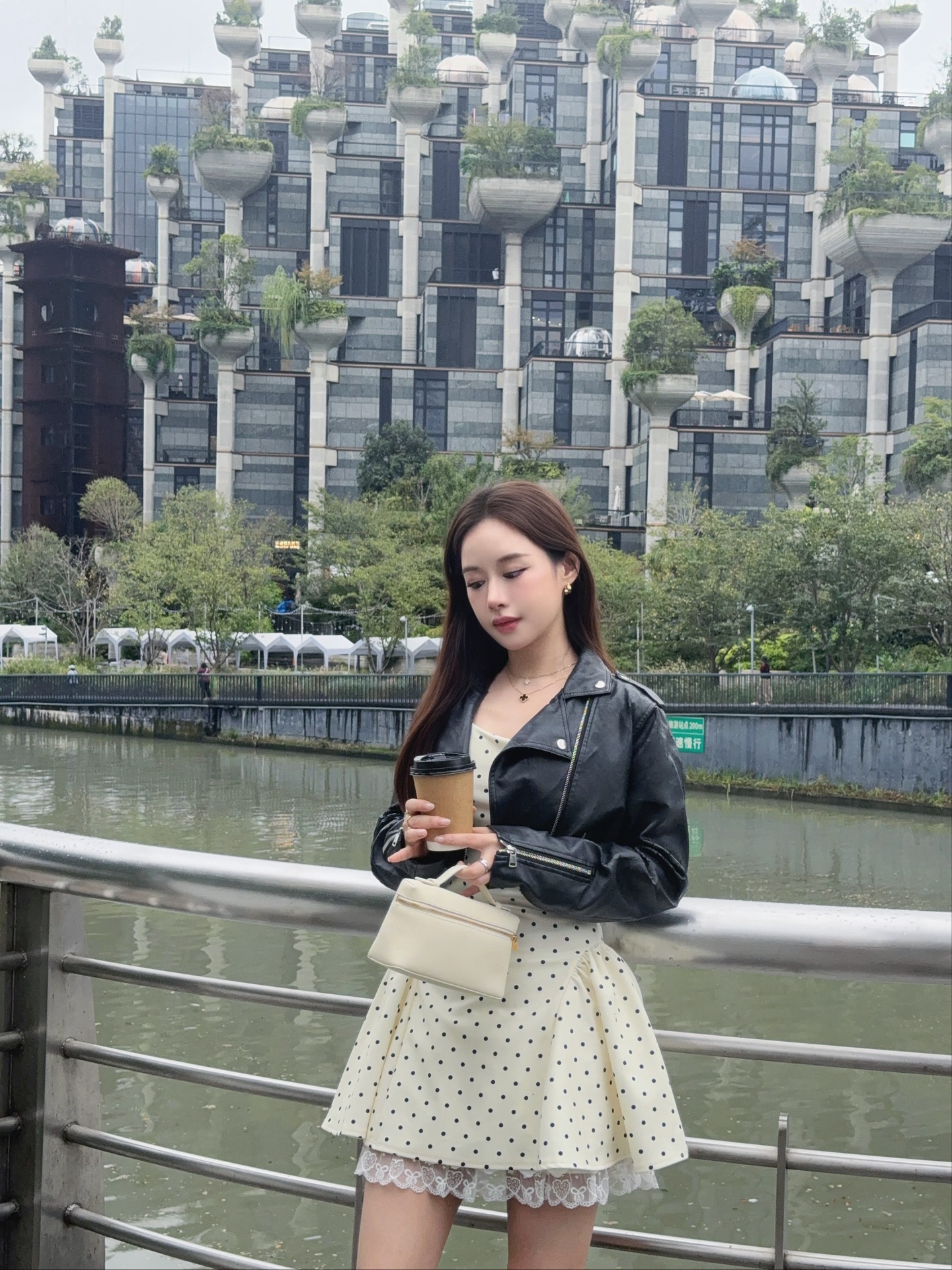 ฟาง - ธนันต์ธรญ์ นีระสิงห์