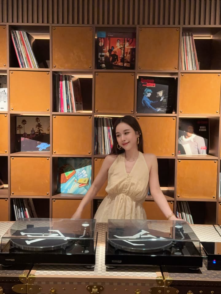 ฟาง - ธนันต์ธรญ์ นีระสิงห์