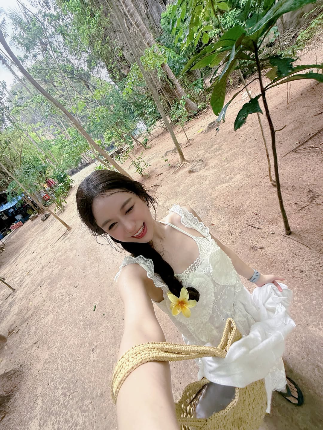 ฟาง - ธนันต์ธรญ์ นีระสิงห์