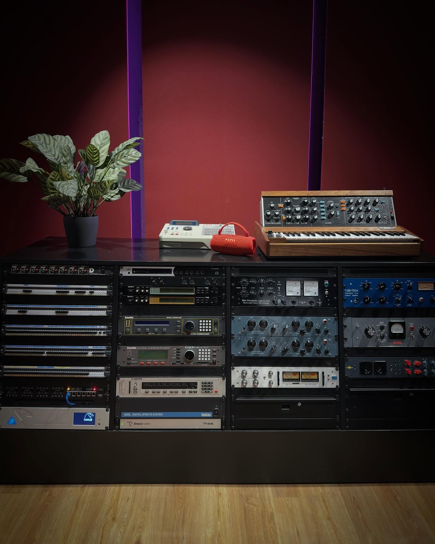 เฟียต - ภัชทา จันทร์เงิน